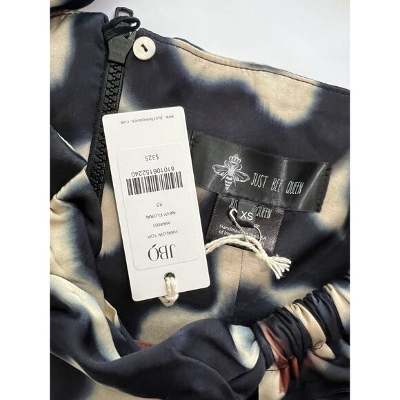 Just Bee Queen Harlow Top in Navy Floral - Picture 4 of 4